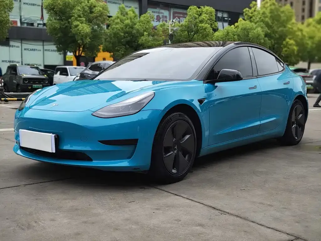 Tesla Model 3 — фото 1