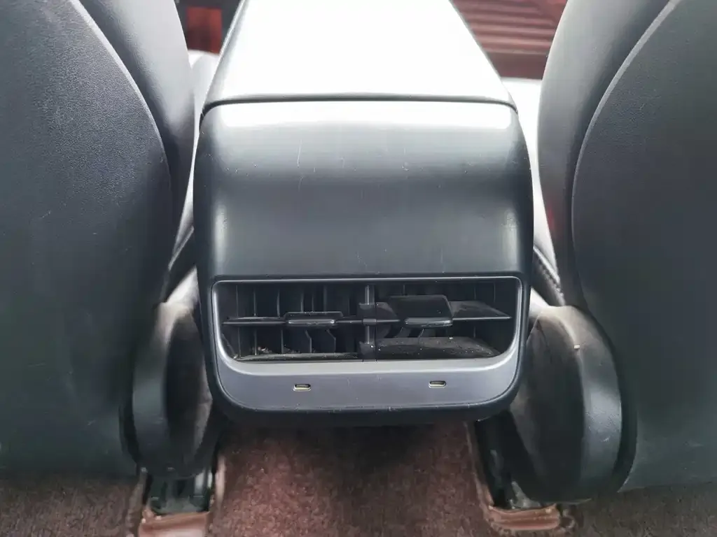 Tesla Model 3 — фото 5