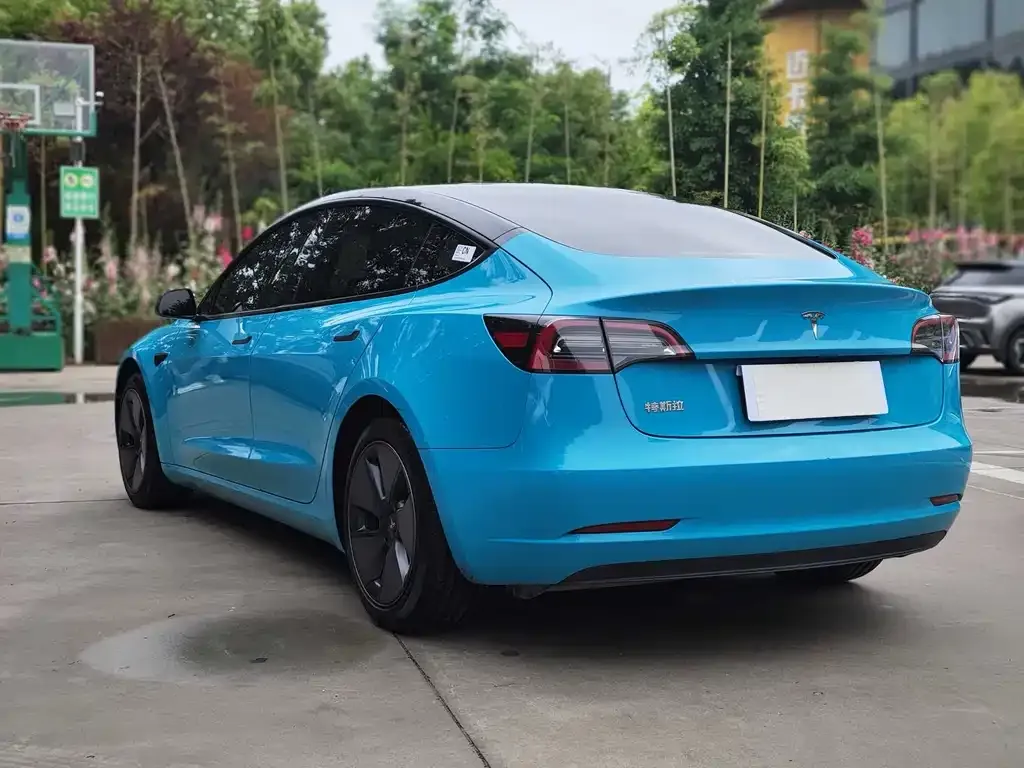 Tesla Model 3 — фото 7