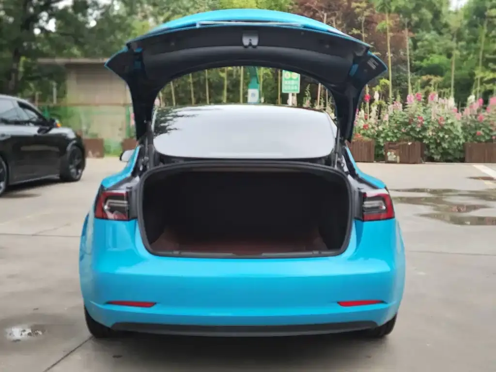 Tesla Model 3 — фото 3