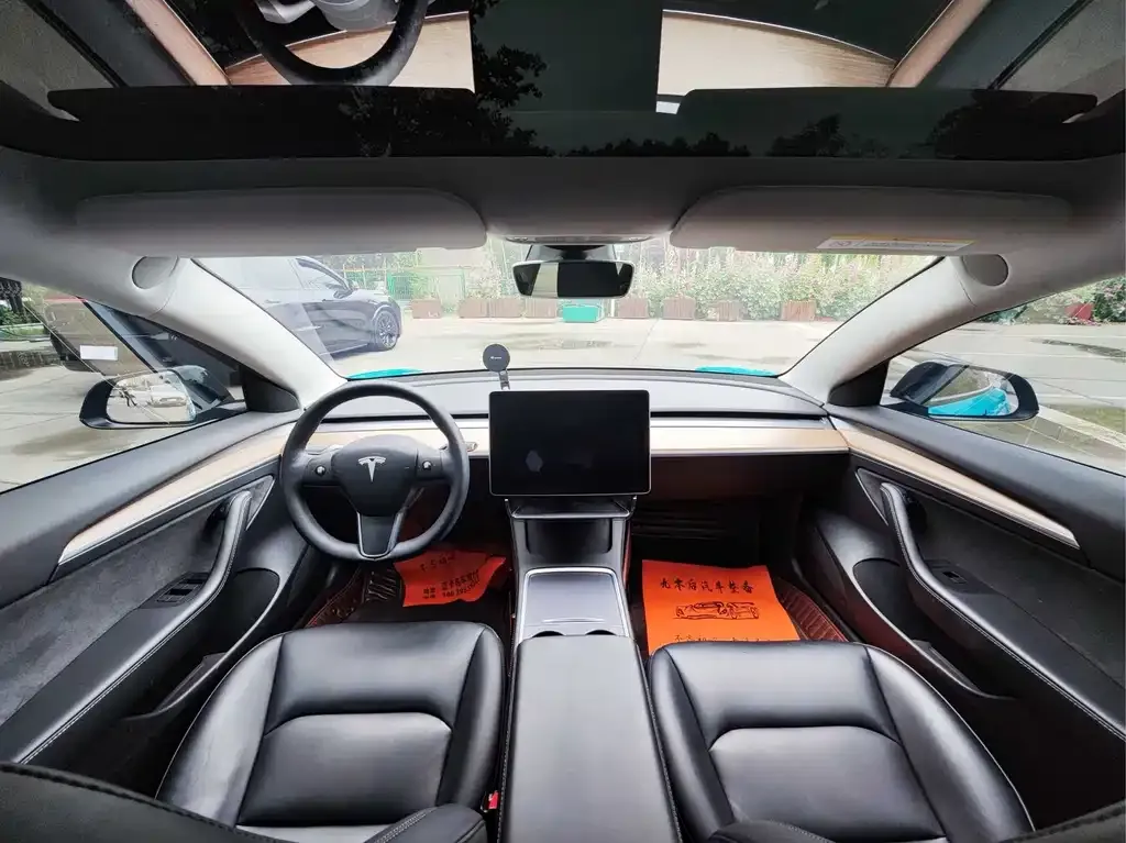 Tesla Model 3 — фото 8