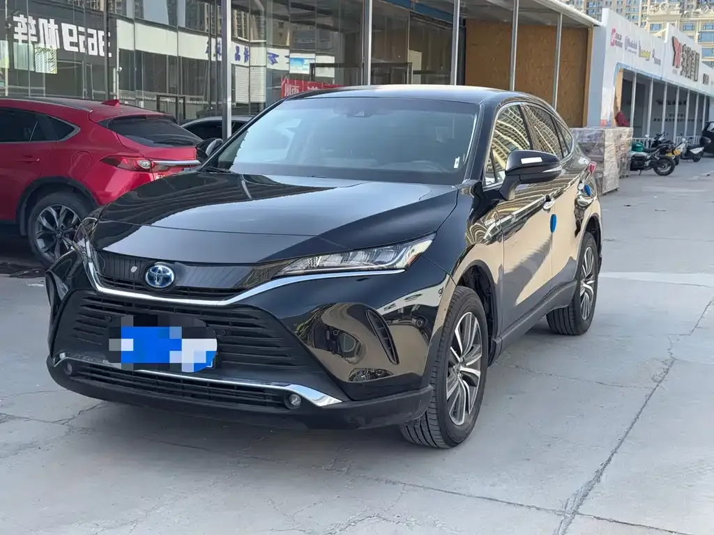 Toyota Harrier — фото 1