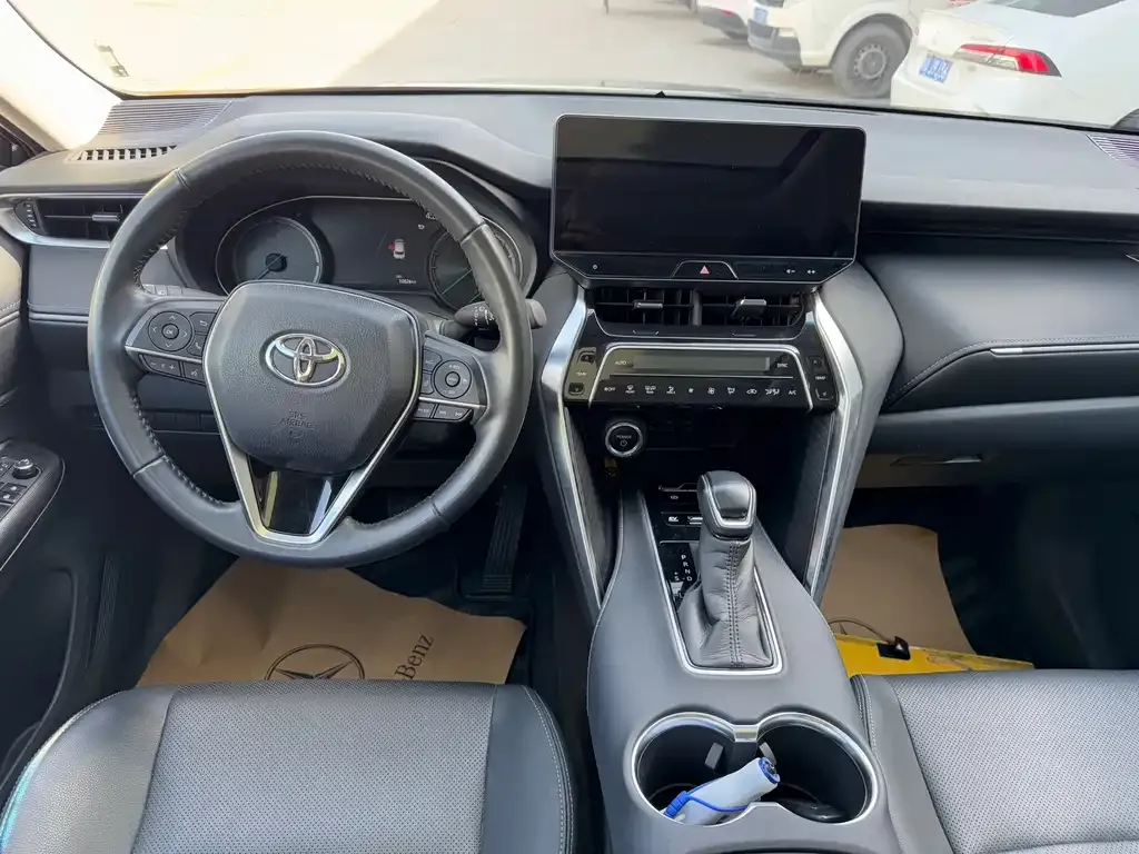 Toyota Harrier — фото 9