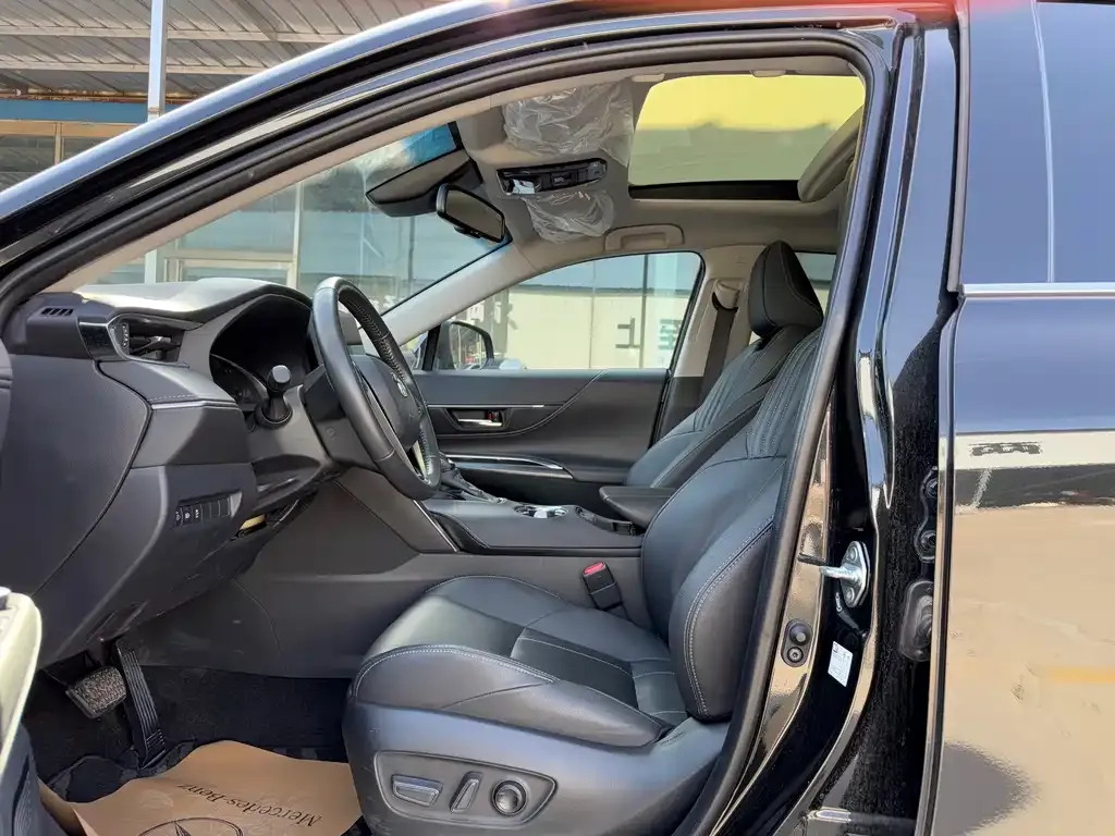 Toyota Harrier — фото 6