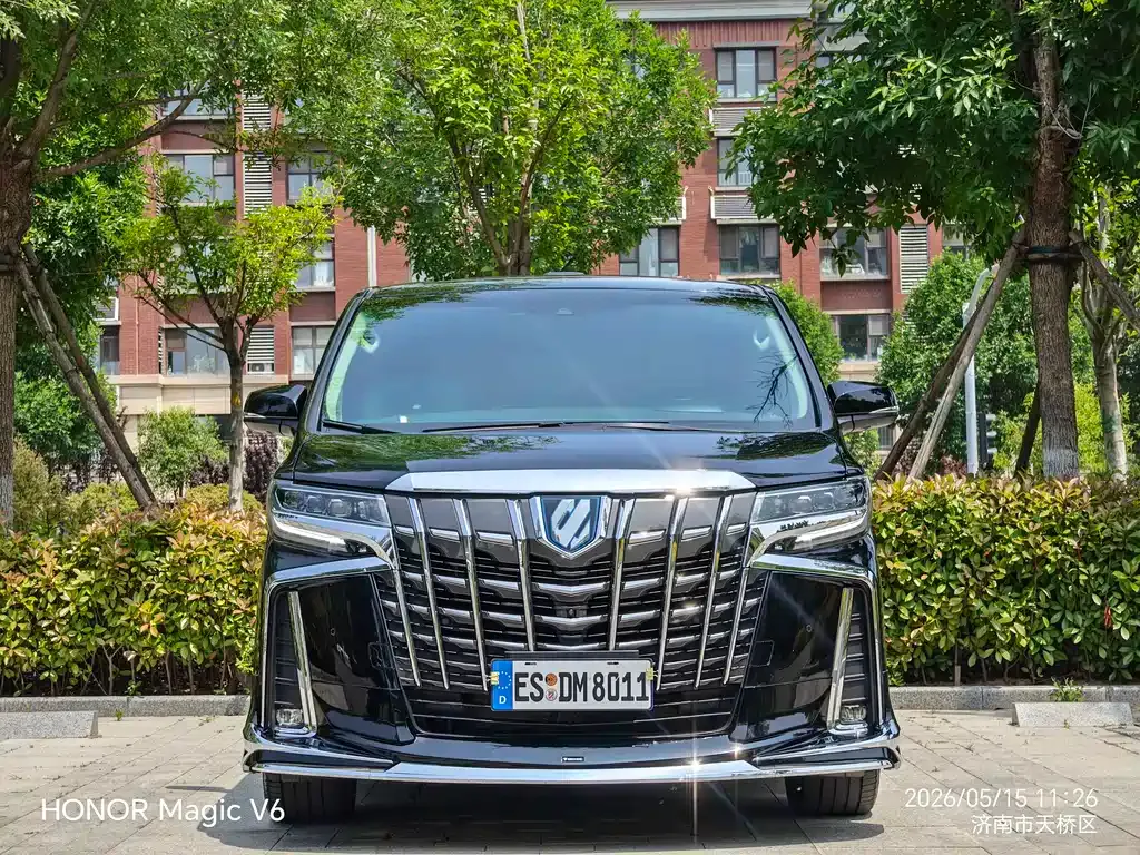 Toyota Vellfire — фото 9