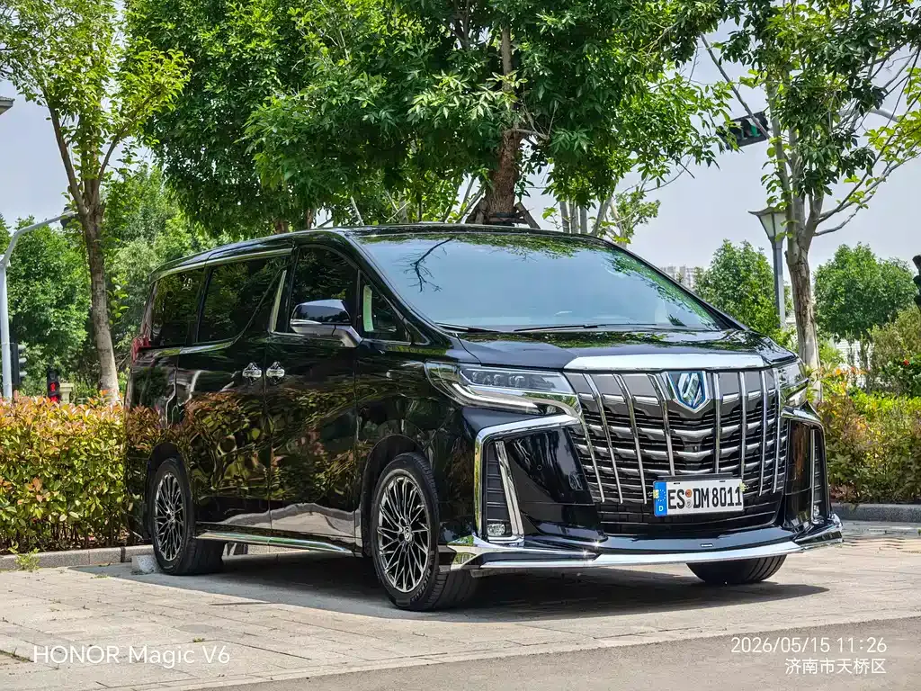Toyota Vellfire — фото 8