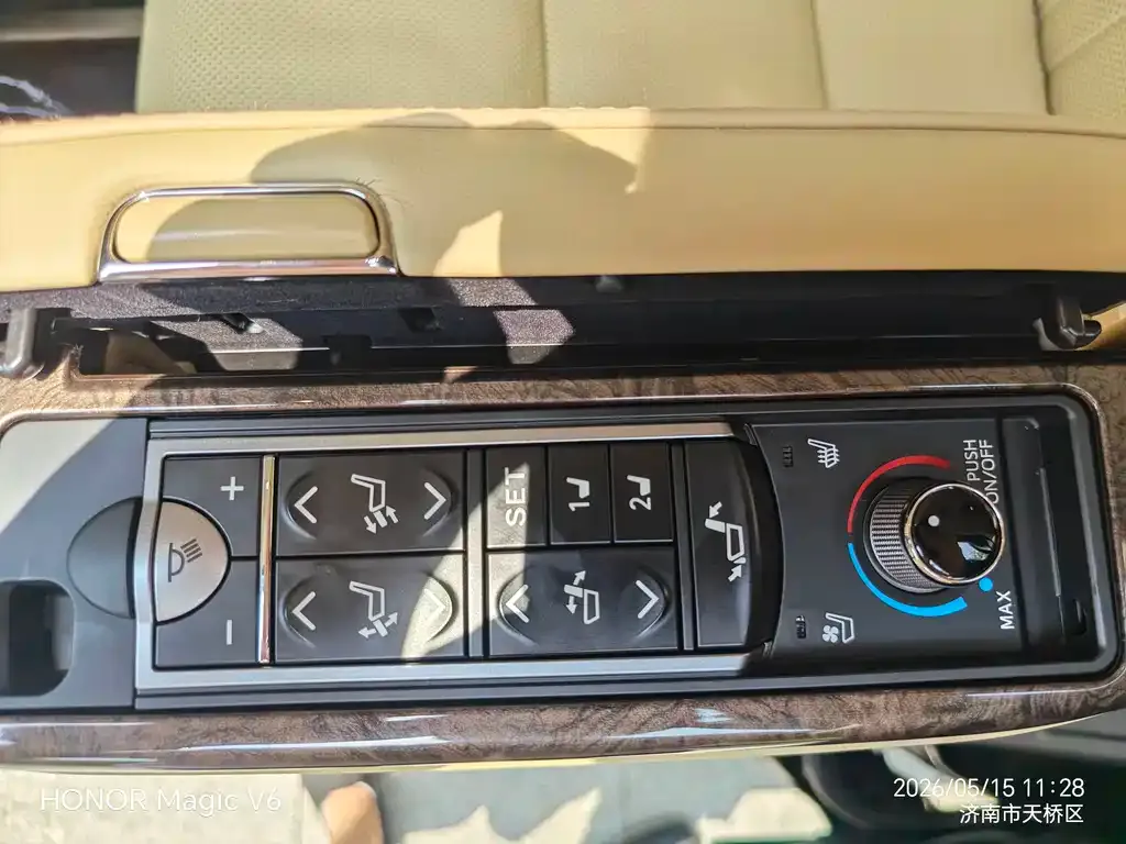 Toyota Vellfire — фото 3