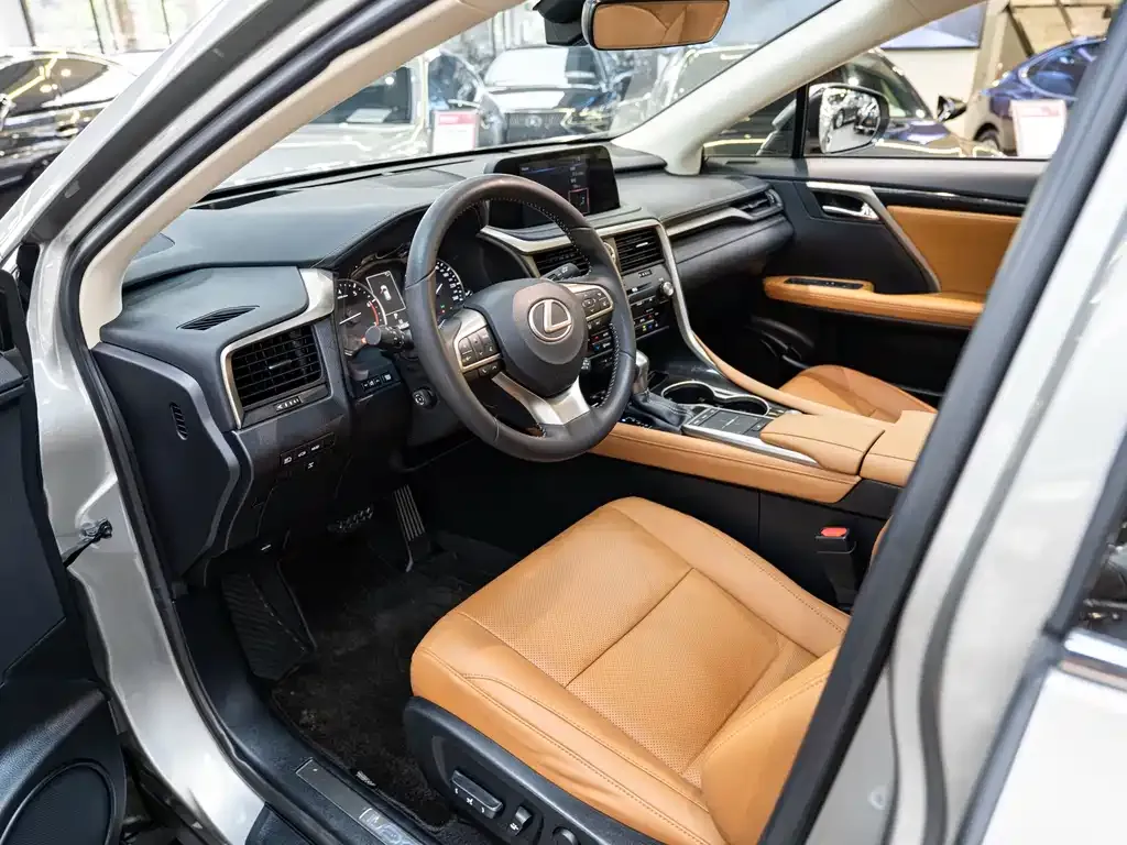 Lexus RX — фото 10