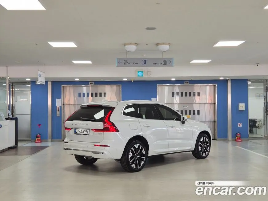 Volvo XC60 — фото 9