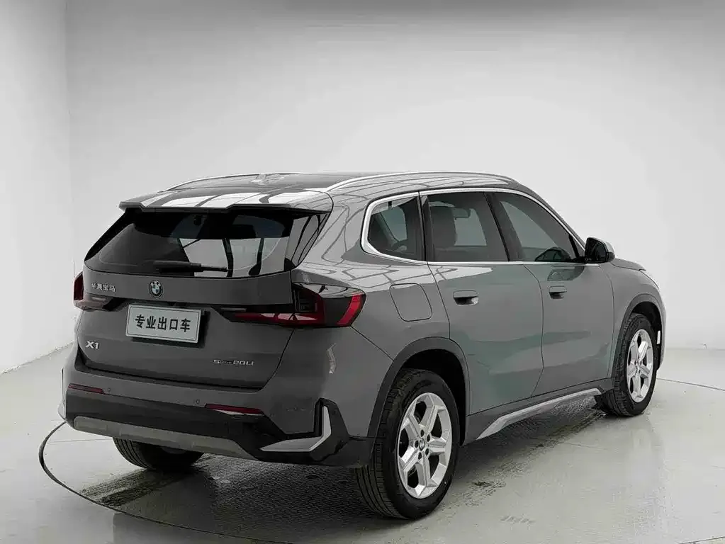 BMW X1 — фото 10