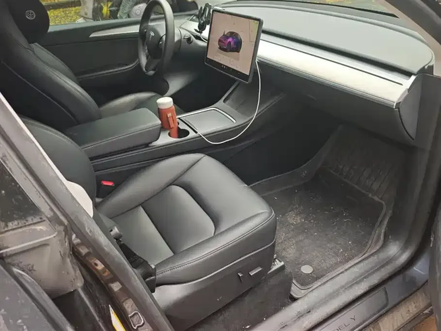 Tesla Model Y — фото 3