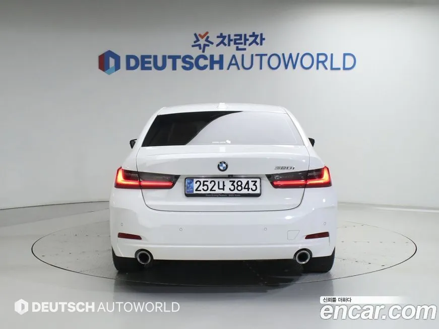 BMW 3-Series 2023 из KR, фото 10