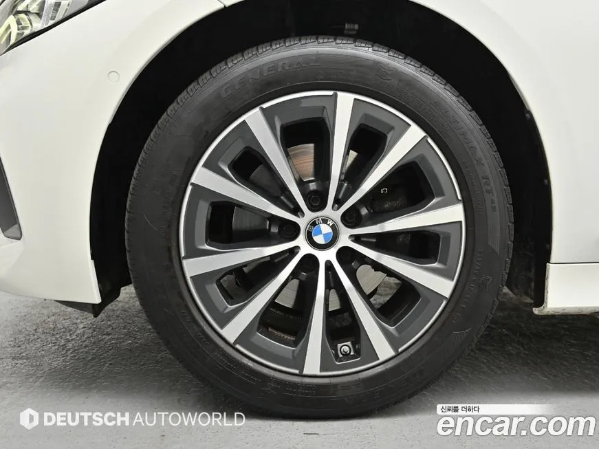 BMW 3-Series 2023 из KR, фото 9