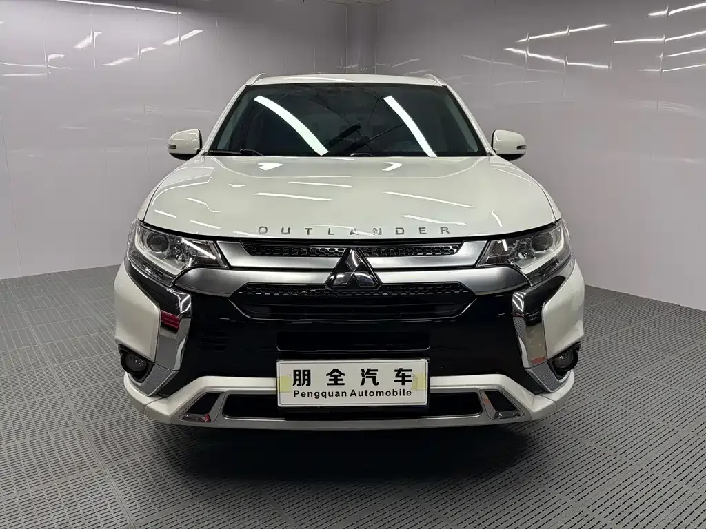 Mitsubishi Outlander — фото 9