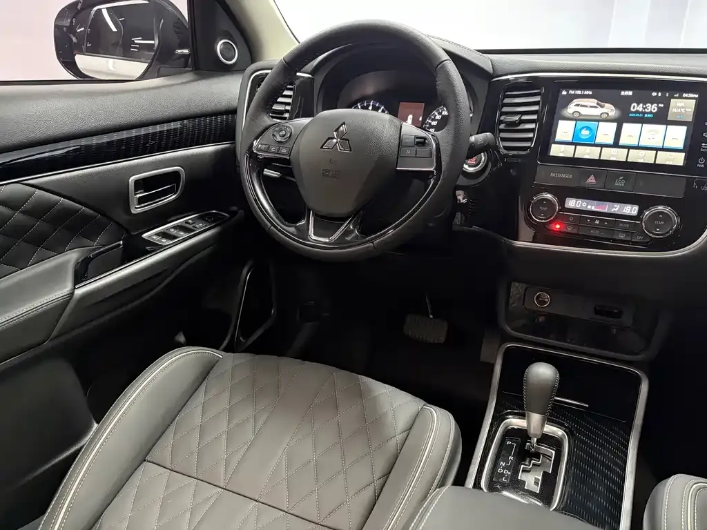 Mitsubishi Outlander — фото 2