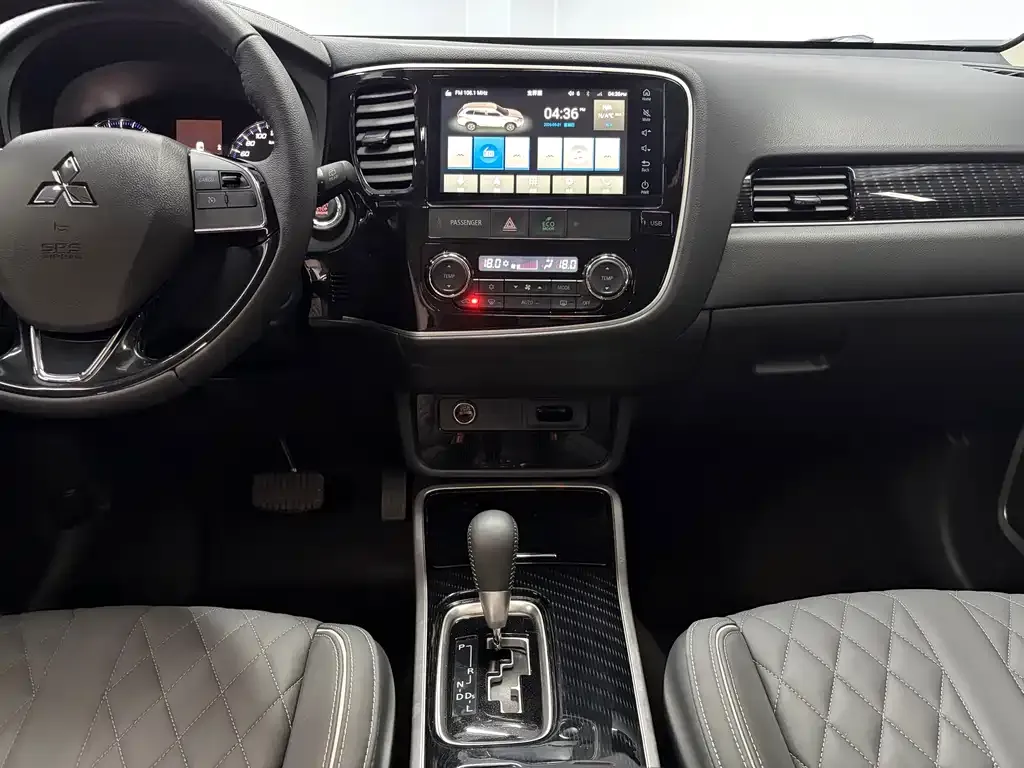 Mitsubishi Outlander — фото 7