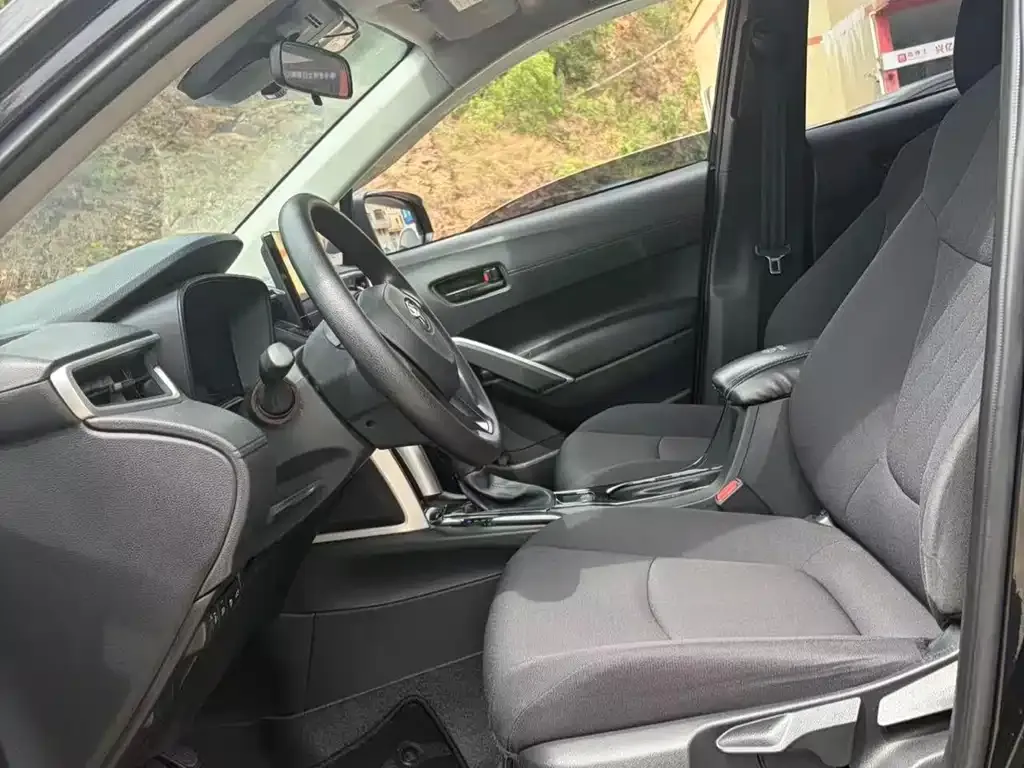 Toyota Corolla Cross 2023 из CN, фото 10
