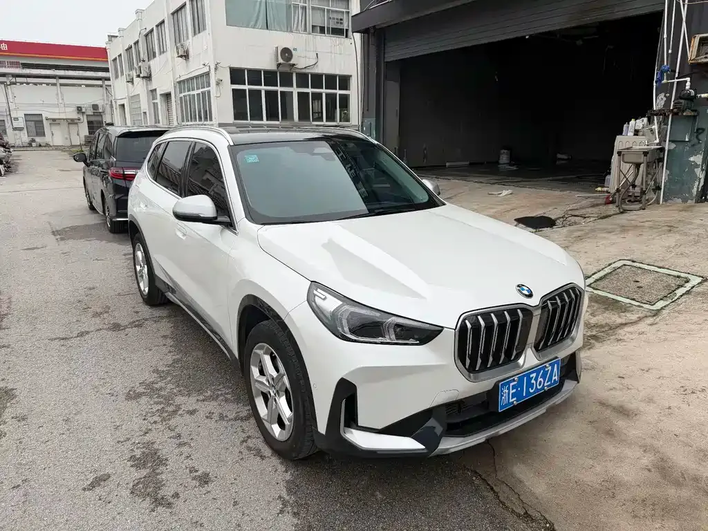 BMW X1 — фото 8
