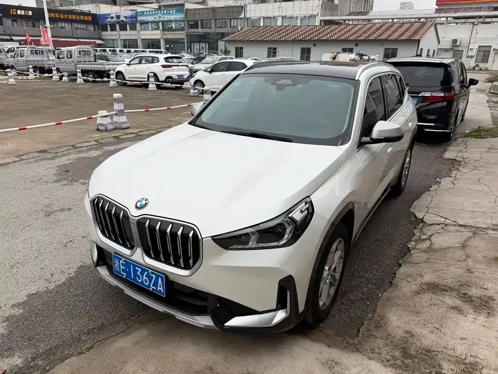 BMW X1 — фото 10