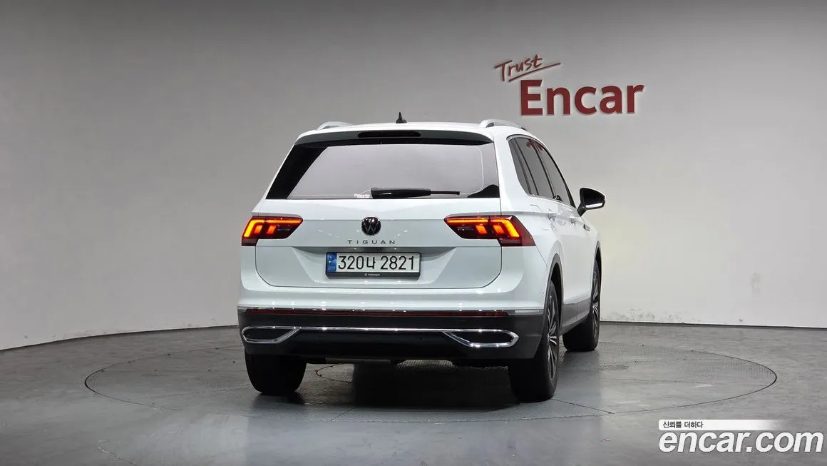 Volkswagen Tiguan — фото 2
