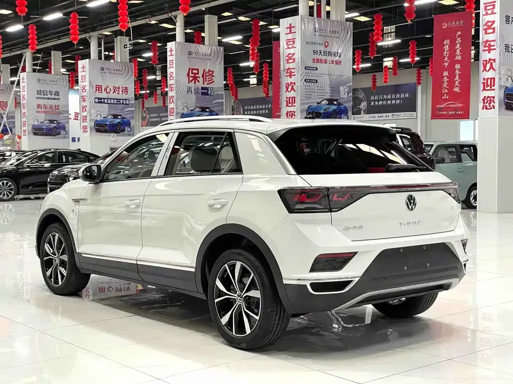 Volkswagen T-Roc — фото 9