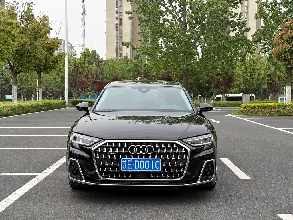 Audi A8 — фото 9