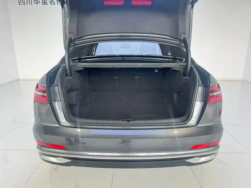 Audi A6L 2024 из CN, фото 8