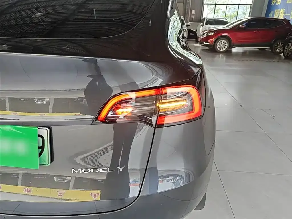 Tesla Model Y 2024 из CN, фото 5