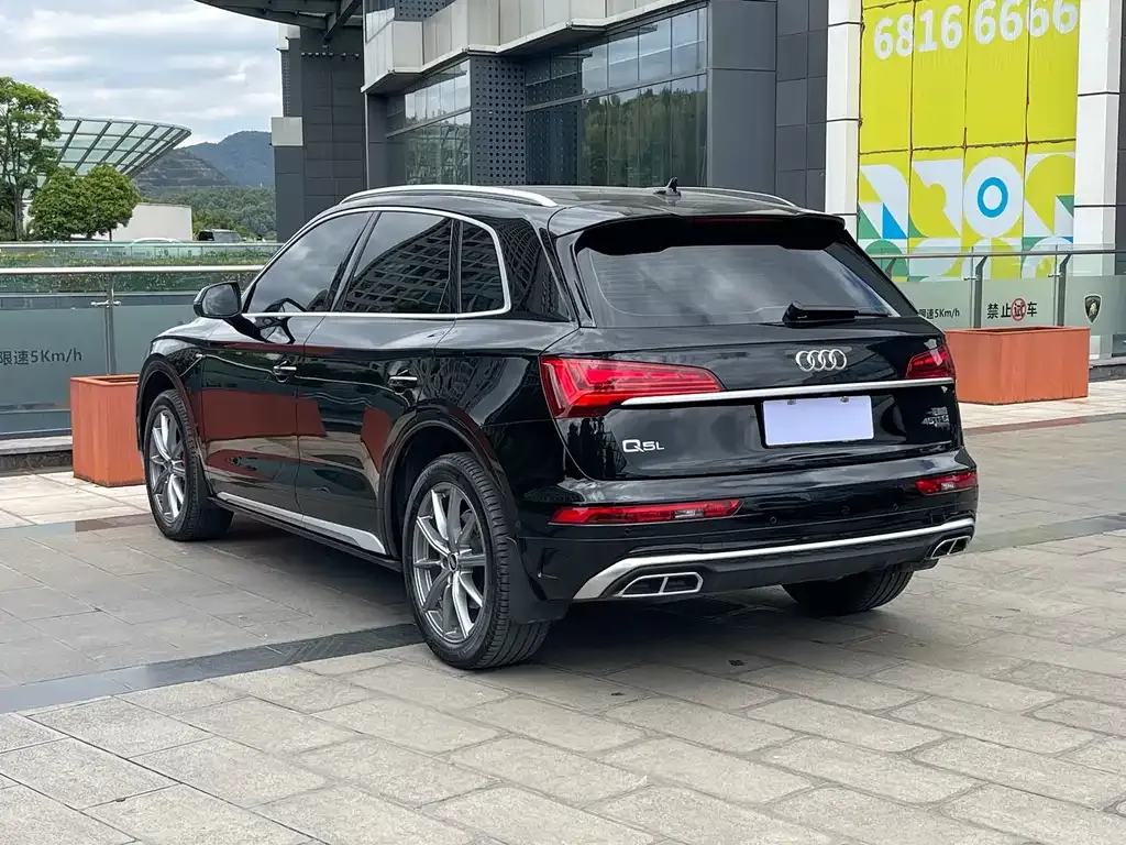 Audi Q5L — фото 3