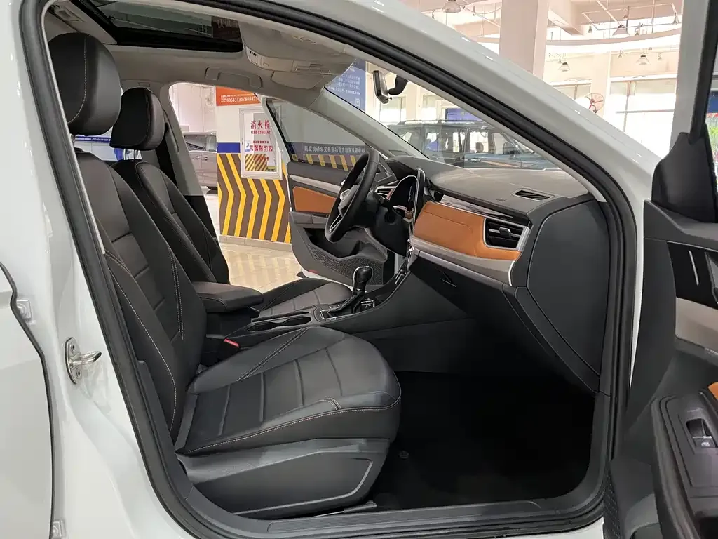 Volkswagen Bora 2023 из CN, фото 10