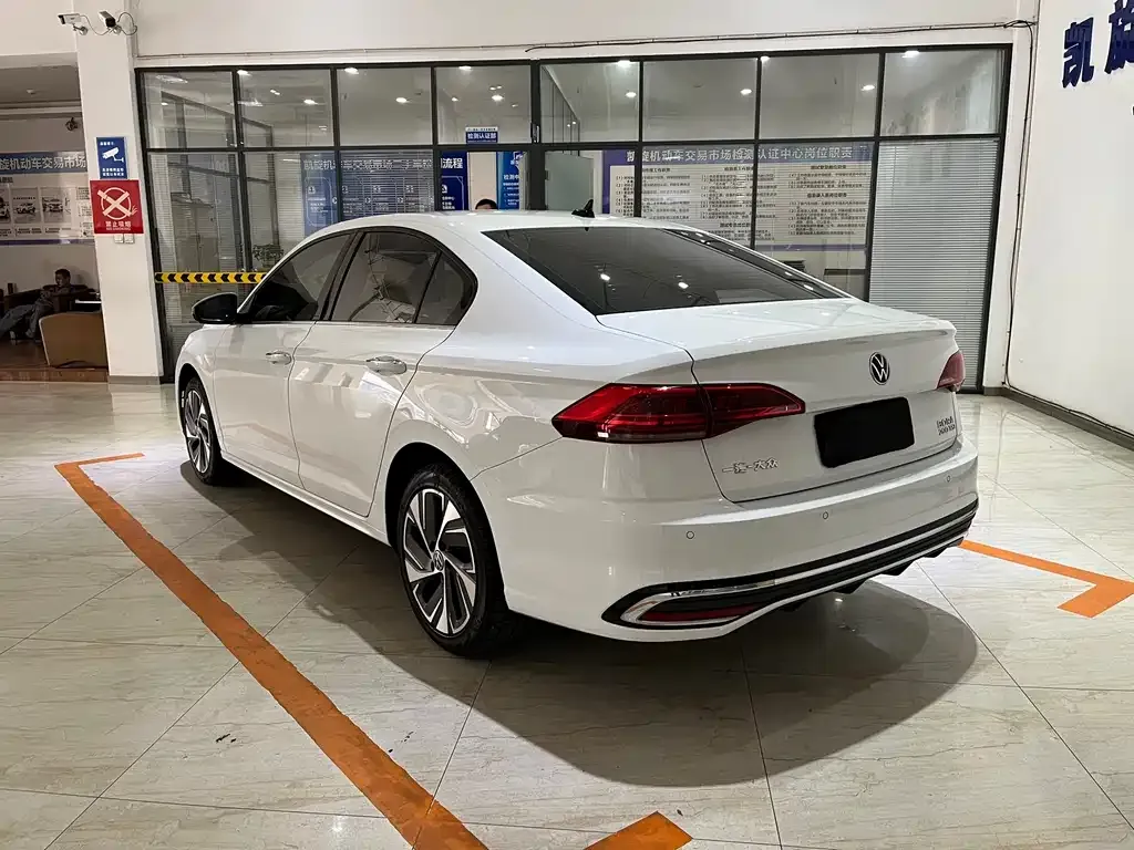 Volkswagen Bora 2023 из CN, фото 3