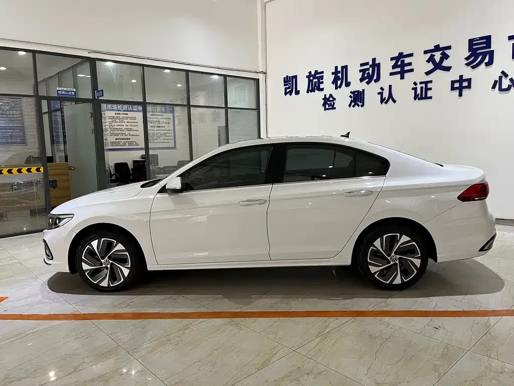 Volkswagen Bora 2023 из CN, фото 6