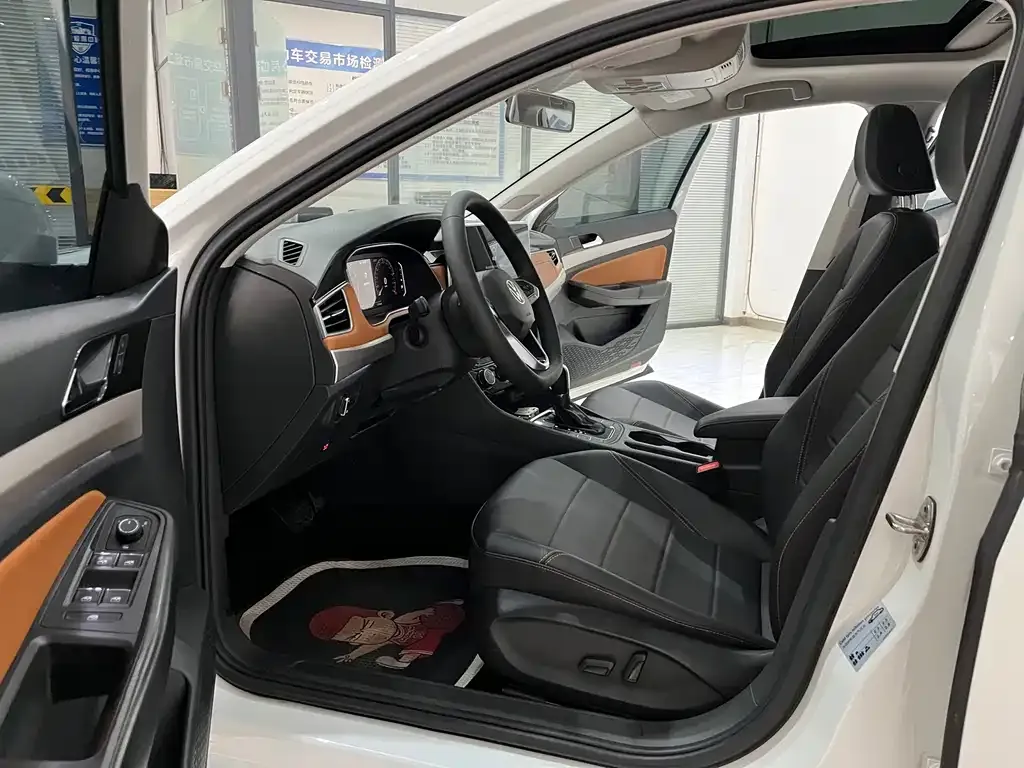 Volkswagen Bora 2023 из CN, фото 8