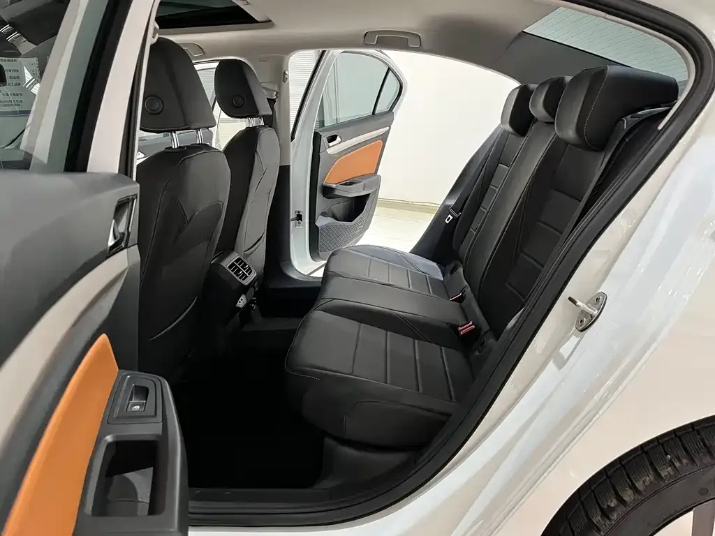 Volkswagen Bora 2023 из CN, фото 5