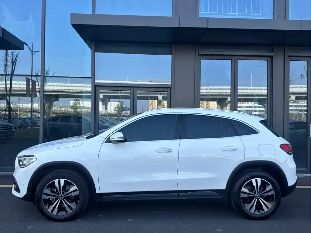 Mercedes-Benz GLA — фото 6