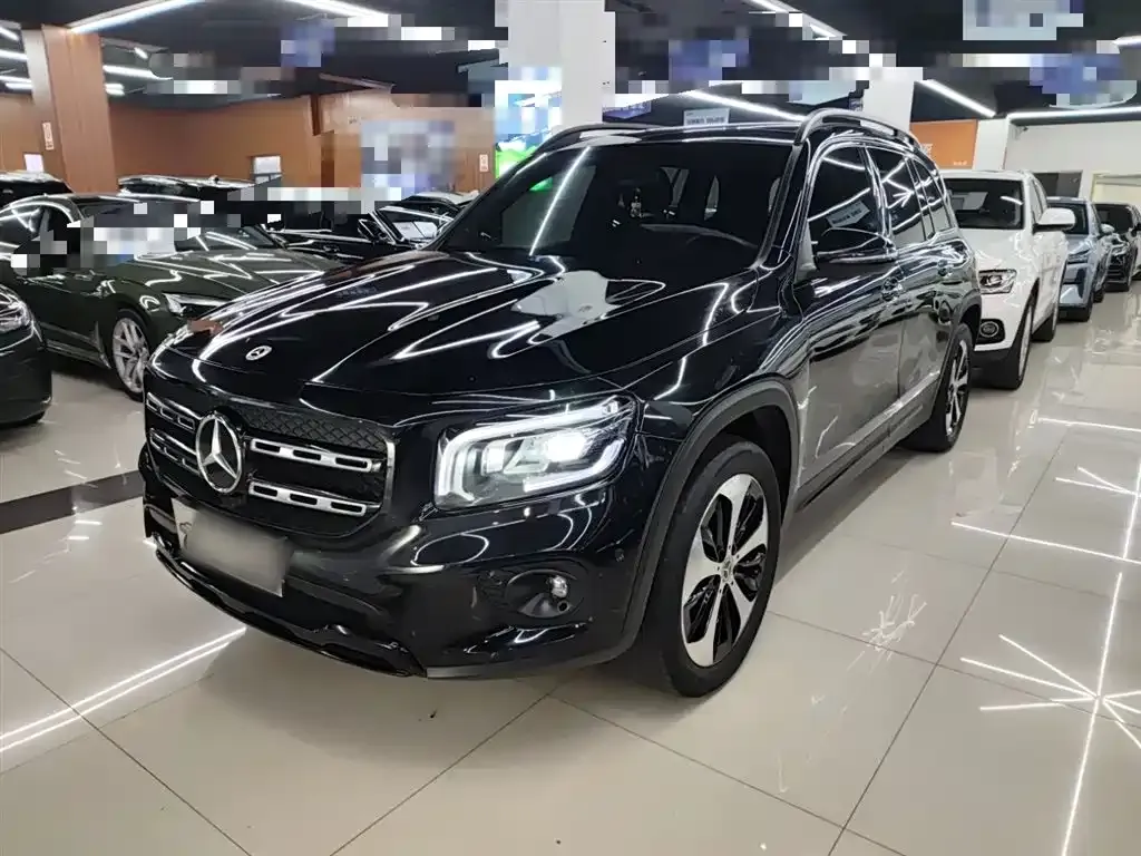 Mercedes-Benz GLB — фото 1