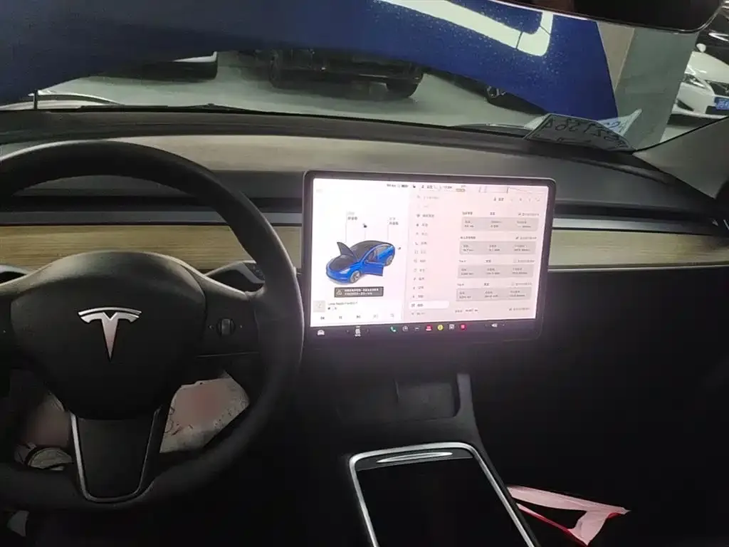 Tesla Model 3 — фото 4