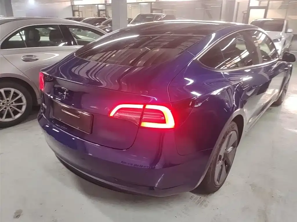 Tesla Model 3 — фото 5
