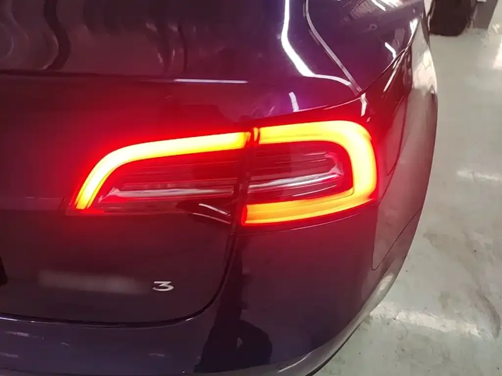Tesla Model 3 — фото 6