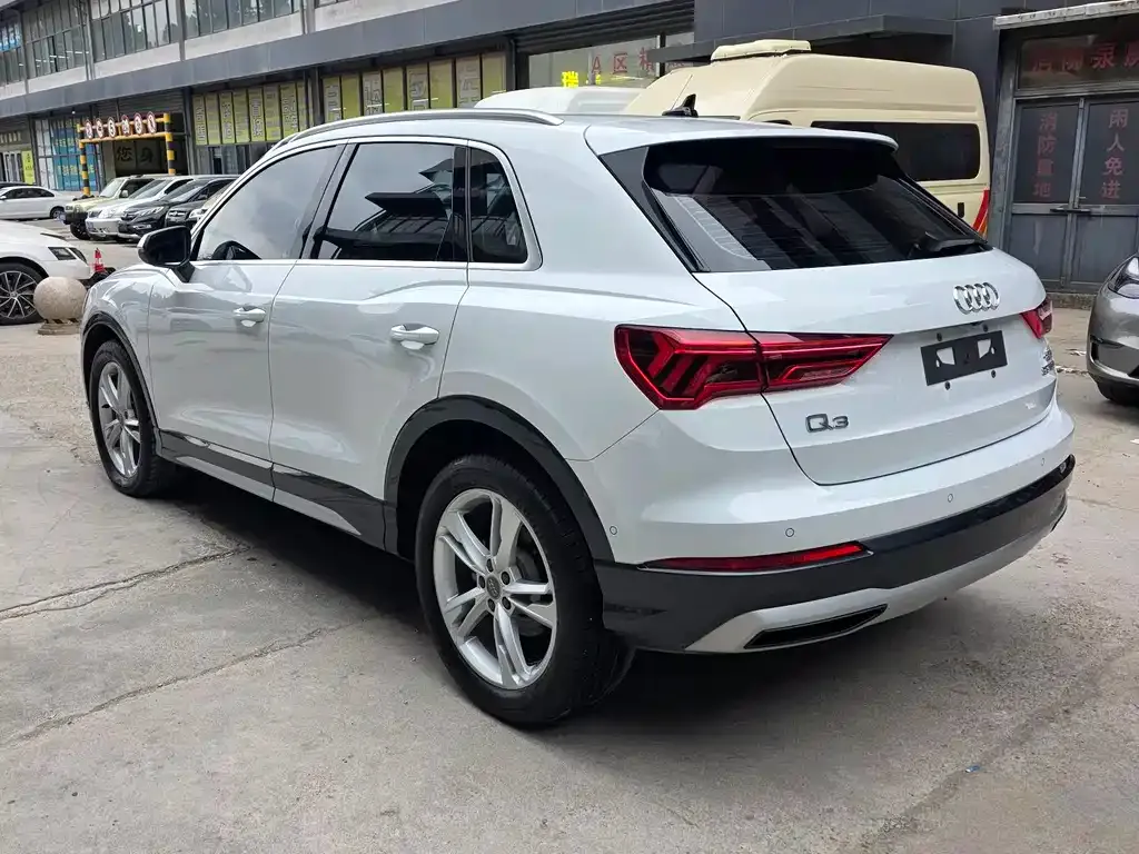 Audi Q3 — фото 9