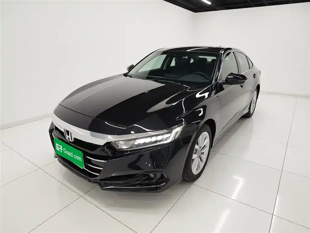 Honda Accord — фото 1