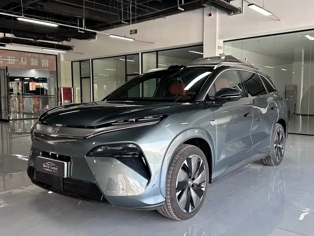 BYD Tang L — фото 1