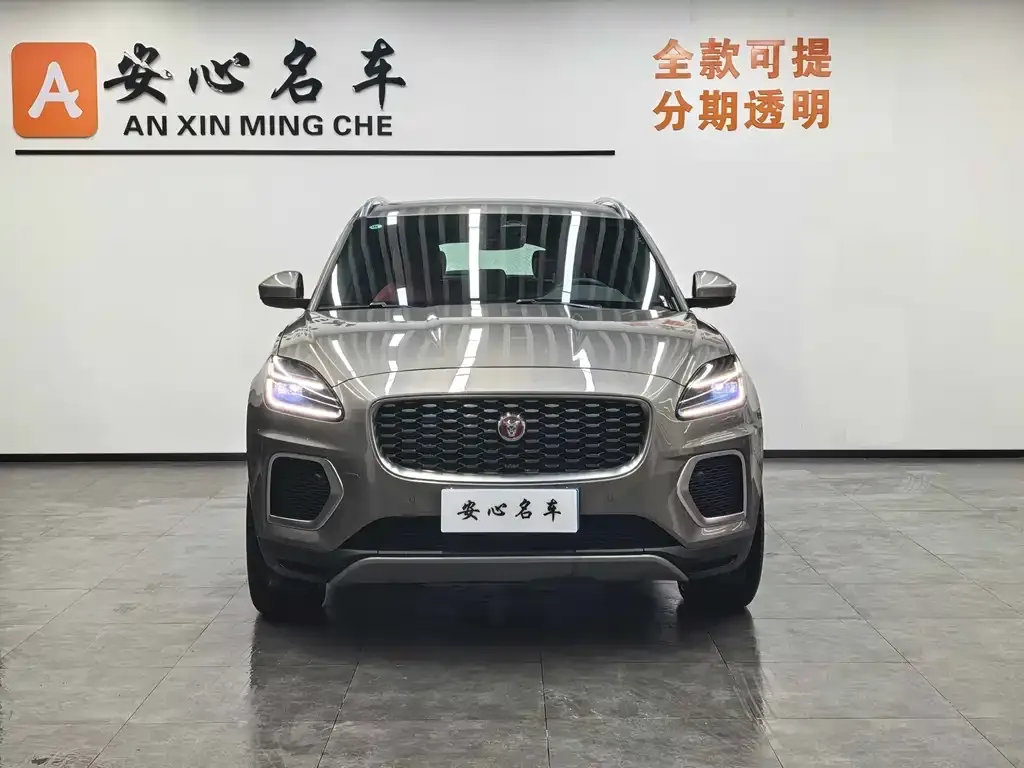 Jaguar E-PACE — фото 8
