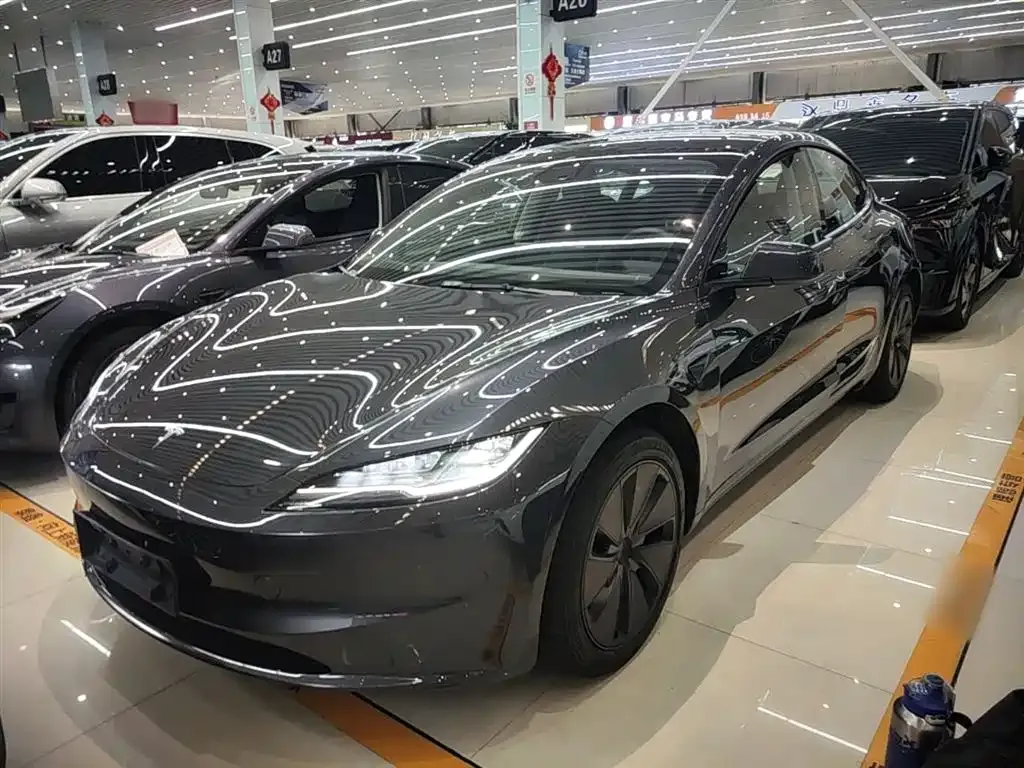 Tesla Model 3 — фото 9