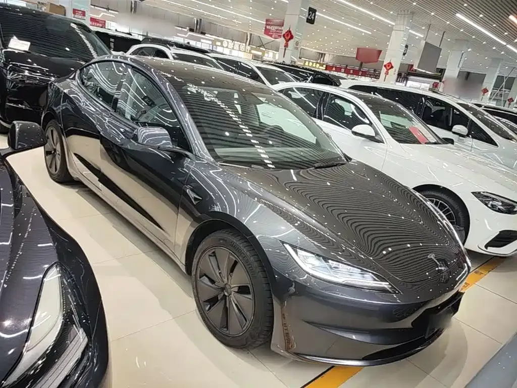 Tesla Model 3 — фото 3