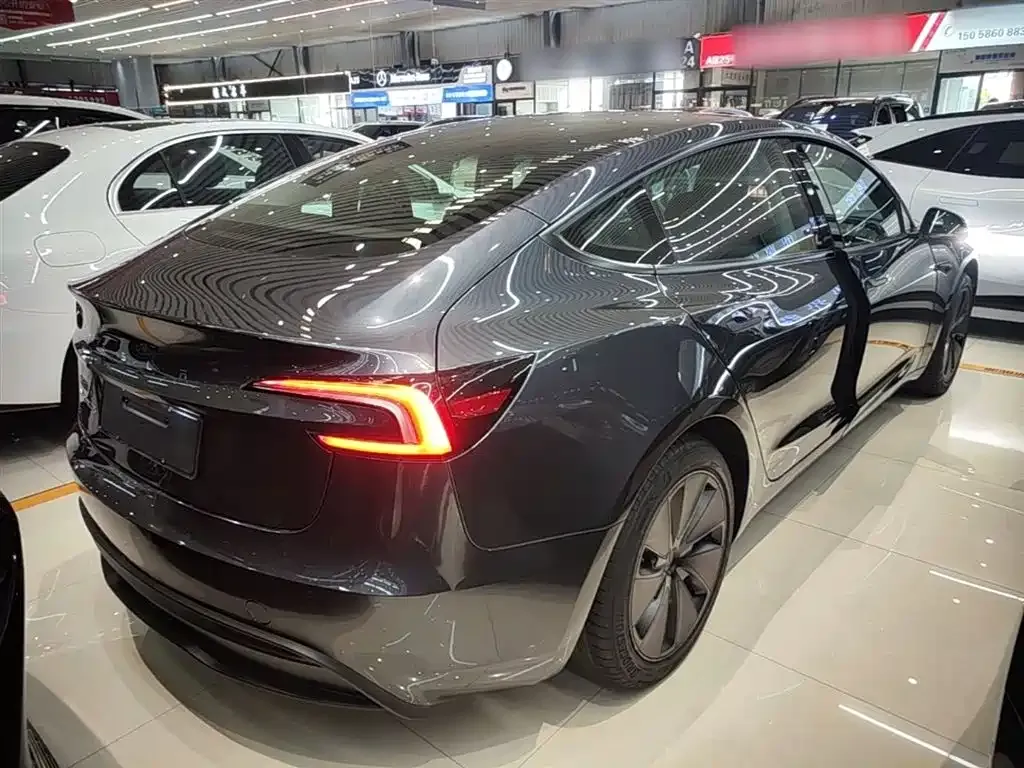 Tesla Model 3 — фото 8