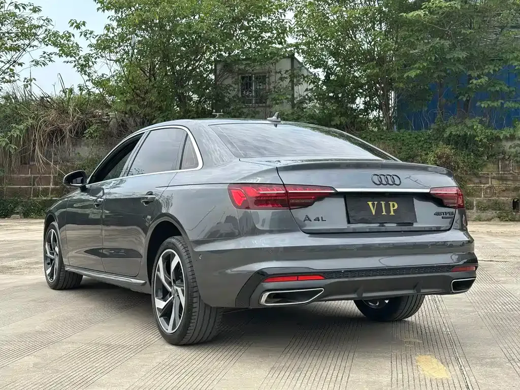 Audi A4L — фото 10