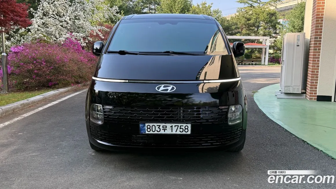 Hyundai Staria