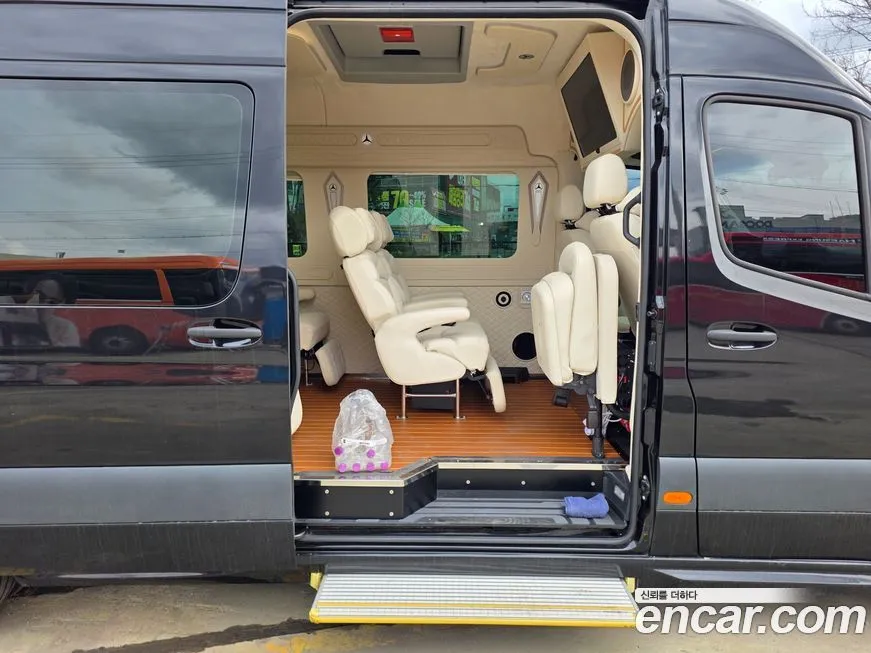 Mercedes-Benz Sprinter 2023 из KR, фото 8