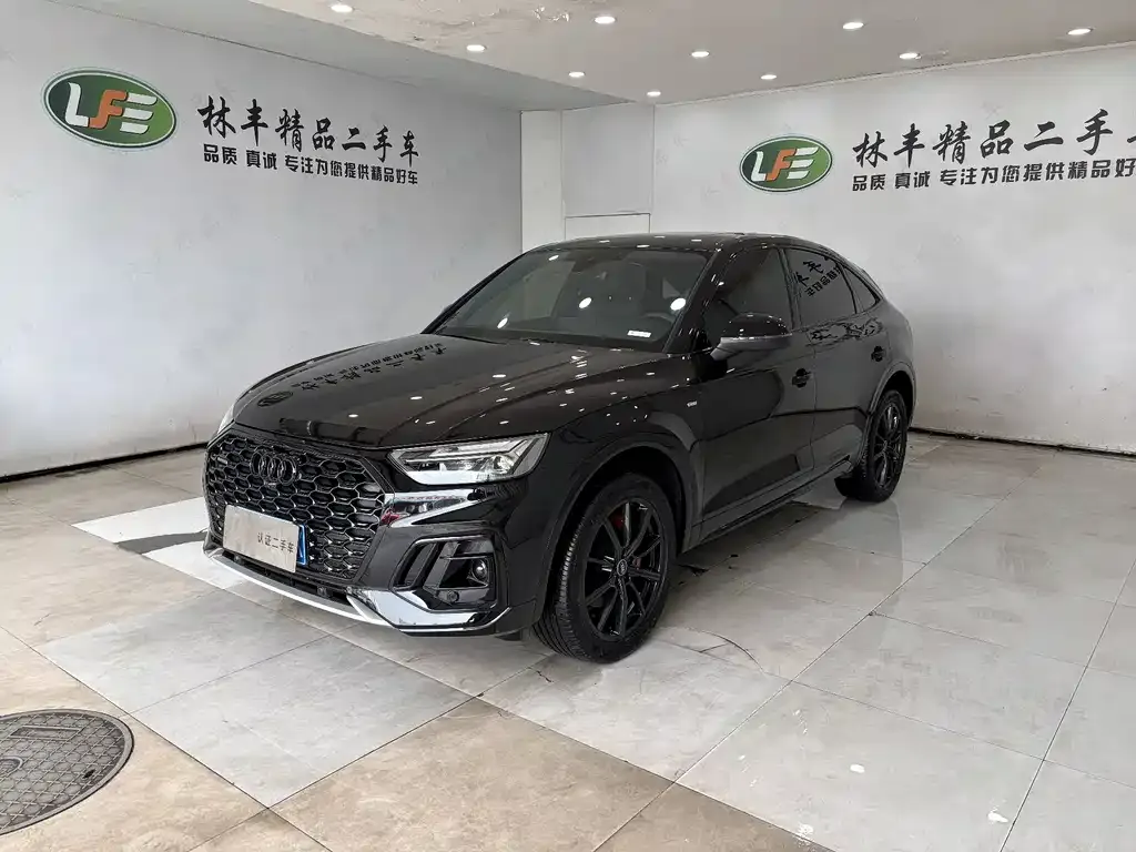 Audi Q5L Sportback — фото 1